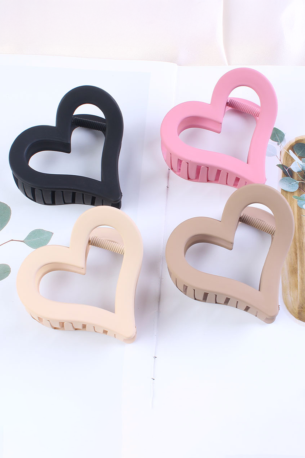 Light Pink Simple Frosted Heart Shaped Hair Claw Clip